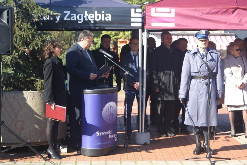 Ślubowanie klasy mundurowej III LO im. L. Szenwalda w...