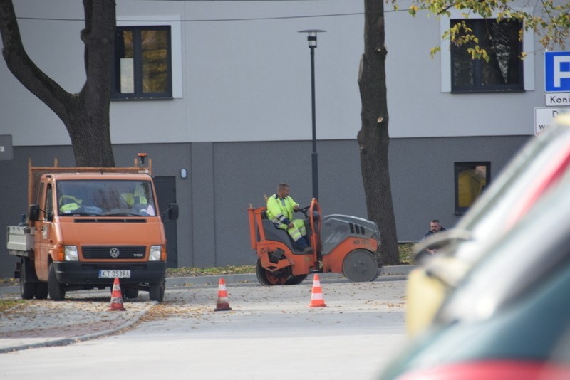 Tarnów. Miasto wylało asfalt w zabytkowym parku. Ale bez zgody konserwatora