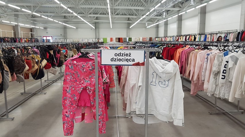 Wielki sklep z odzieżą używaną "Tekstylowo" otwarty w środę 13 maja w Mielcu