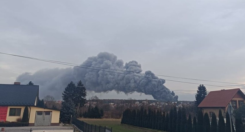 Pożar hali fabryki firmy Cersanit w Starachowicach, jaki...
