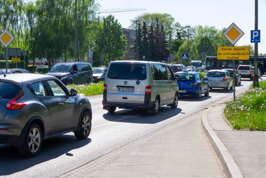 Kraków. Komunikacyjny dramat na północy miasta. Krowodrza zakorkowana z powodu budowy linii tramwajowej do Górki Narodowej [ZDJĘCIA]