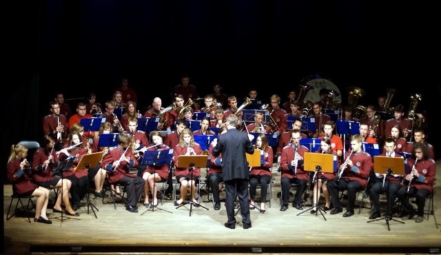Orkiestra Zespołu Szkół Elektronicznych w Bydgoszczy zdobyła pierwszą nagrodę za koncert estradowy w kategorii zespołów powyżej 35. muzyków.