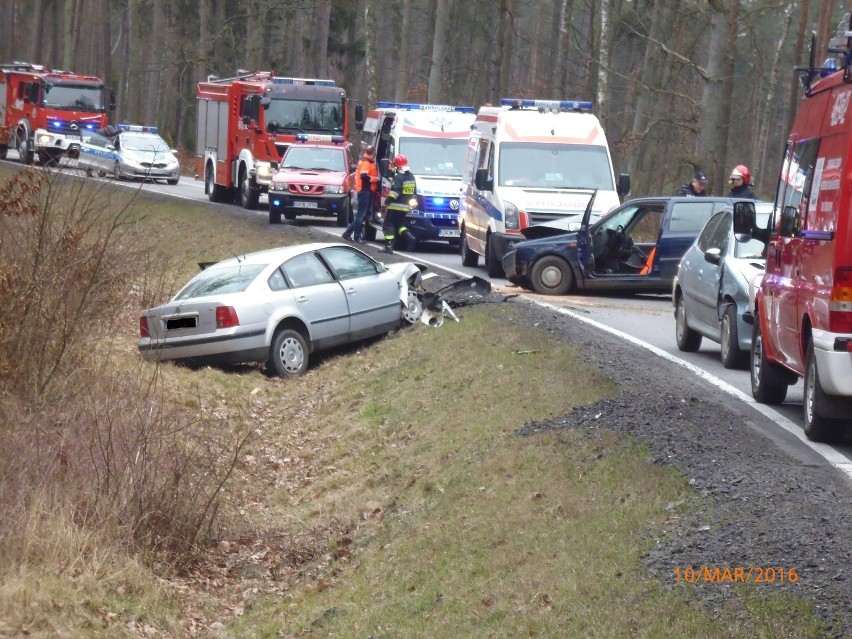 W czwartek 10 marca doszło do zderzenia trzech aut osobowych...