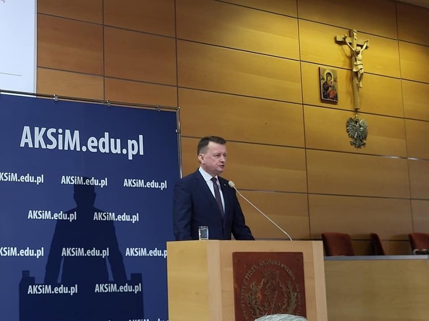 Minister obrony Mariusz Błaszczak w murach Akademia Kultury...