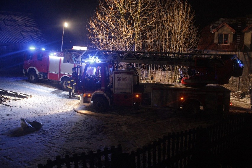 Pożar budynku w Sławniowie: Paliło się poddasze [ZDJĘCIA]