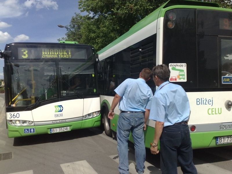 Kapralska: Zderzenie autobusów (zdjęcia)