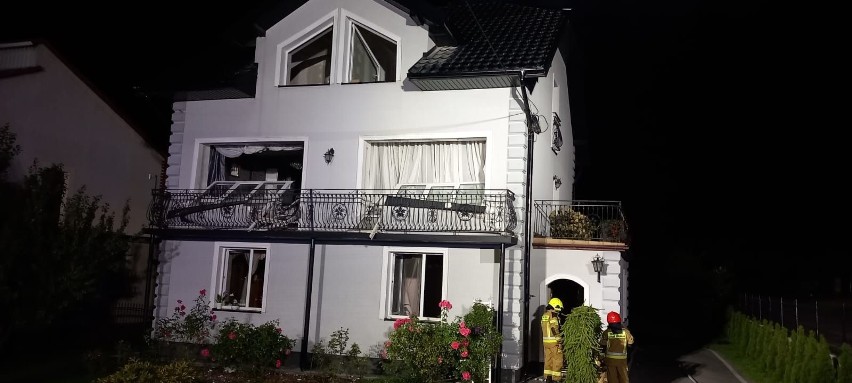 Wybuch w domu w Małogoszczu. Eksplozja wypchnęła dwa okna