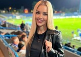 Seksowna fanka Ruchu Chorzów już gotowa na święta ZDJĘCIA Zmysłowa Małgosia kibicuje Niebieskim, Atletico Madryt i reprezentacji