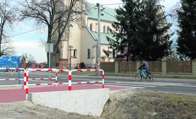 Przejście w Trześni poprawiło bezpieczeństwo pieszych w obrębie kościoła, cmentarza i samego centrum miejscowości. 