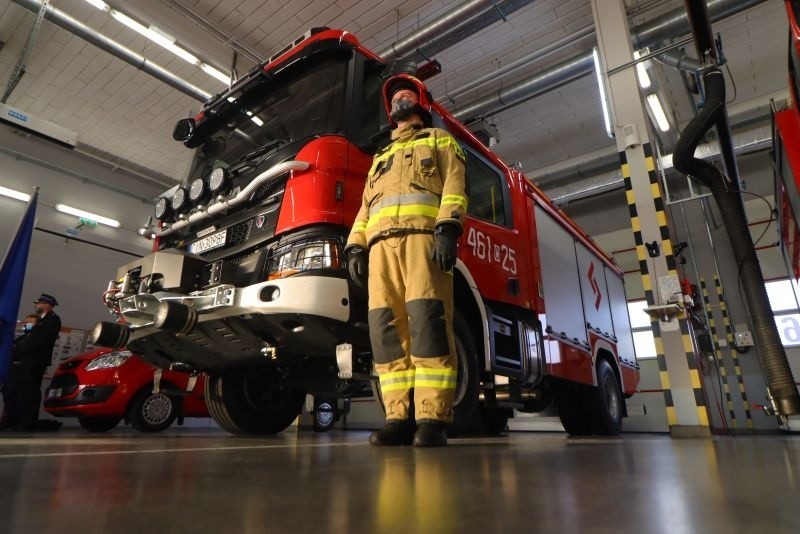 Inowrocław. Strażacy z Inowrocławia pojadą na akcję nowym ciężkim wozem ratowniczo-gaśniczym. Zdjęcia