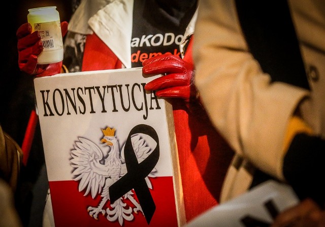 01.10.2017 Podobne protesty odbyły się w kilkunastu miastach Polski Na zdjęciu: Gdańsk - demonstracja przeciwko reformie sądownictwa