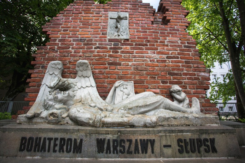 Pomnik Powstańców Warszawskich w Słupsku.