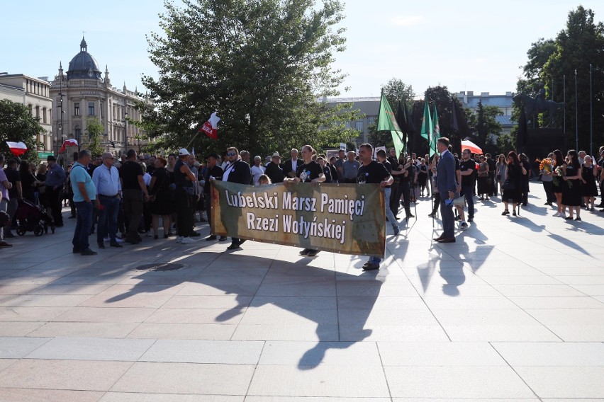 Lublin pamięta o męczennikach Wołynia - ulicami miasta przeszedł marsz milczenia. Zobacz nasze zdjęcia