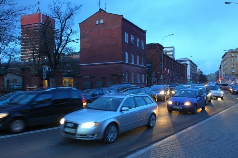 Korki w centrum Poznania.