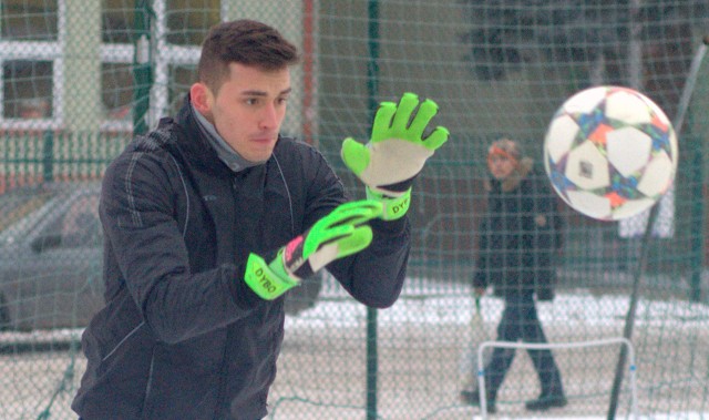 Karol Dybowski i jego koledzy z Siarki Tarnobrzeg zagrali pierwszy sparing tej zimy.