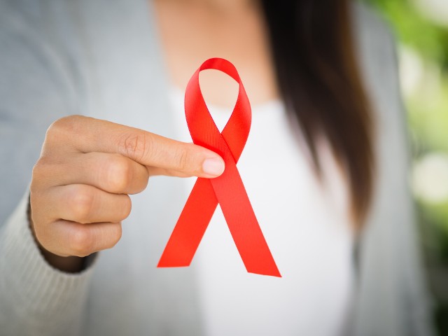 Światowy Dzień Walki z AIDS. Od kogo zarażamy się najczęściej?