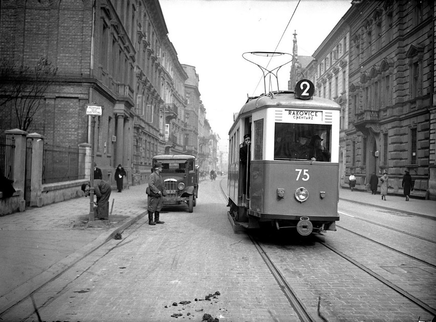 Tramwaje przed 1945 rokiem w Krakowie, nie uwierzysz, gdzie kiedyś były szyny [GALERIA]