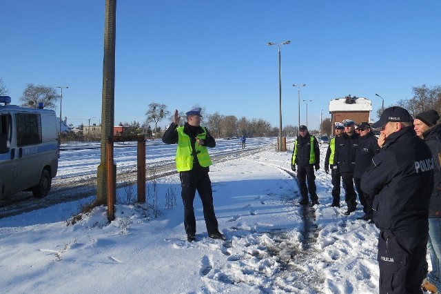 Policja miała ćwiczenia na ul. Stary Dworzec w Tucholi.