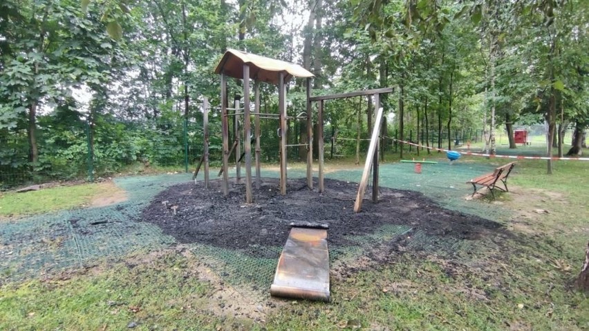 Jest kara za podpalenie placu zabaw w Jasienicy koło Bielska-Białej. Sąd zdecydował o losie nieletnich