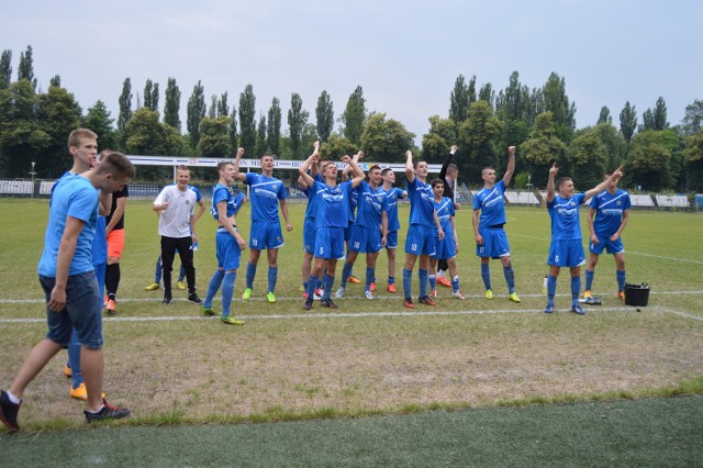 Juniorzy Hutnika awansowali do Centralnej Ligi Juniorów po zwycięskich barażach z Resovią