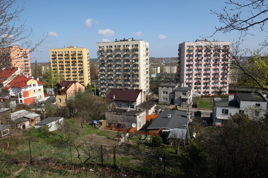 Bloki z wielkiej płyty stoją w całej Polsce. Jak długo? Na...