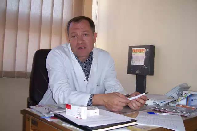 Lekarz Sławomir Waszczyński z problemami ludzi starych spotyka się w szpitalu codziennie