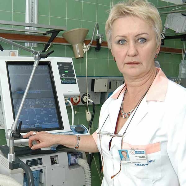 Zofia Twardowicz mówi, że od przyszłego roku na jej oddziale pracę może znaleźć 30 pielęgniarek. - Czy będą chętne? - zastanawia się.