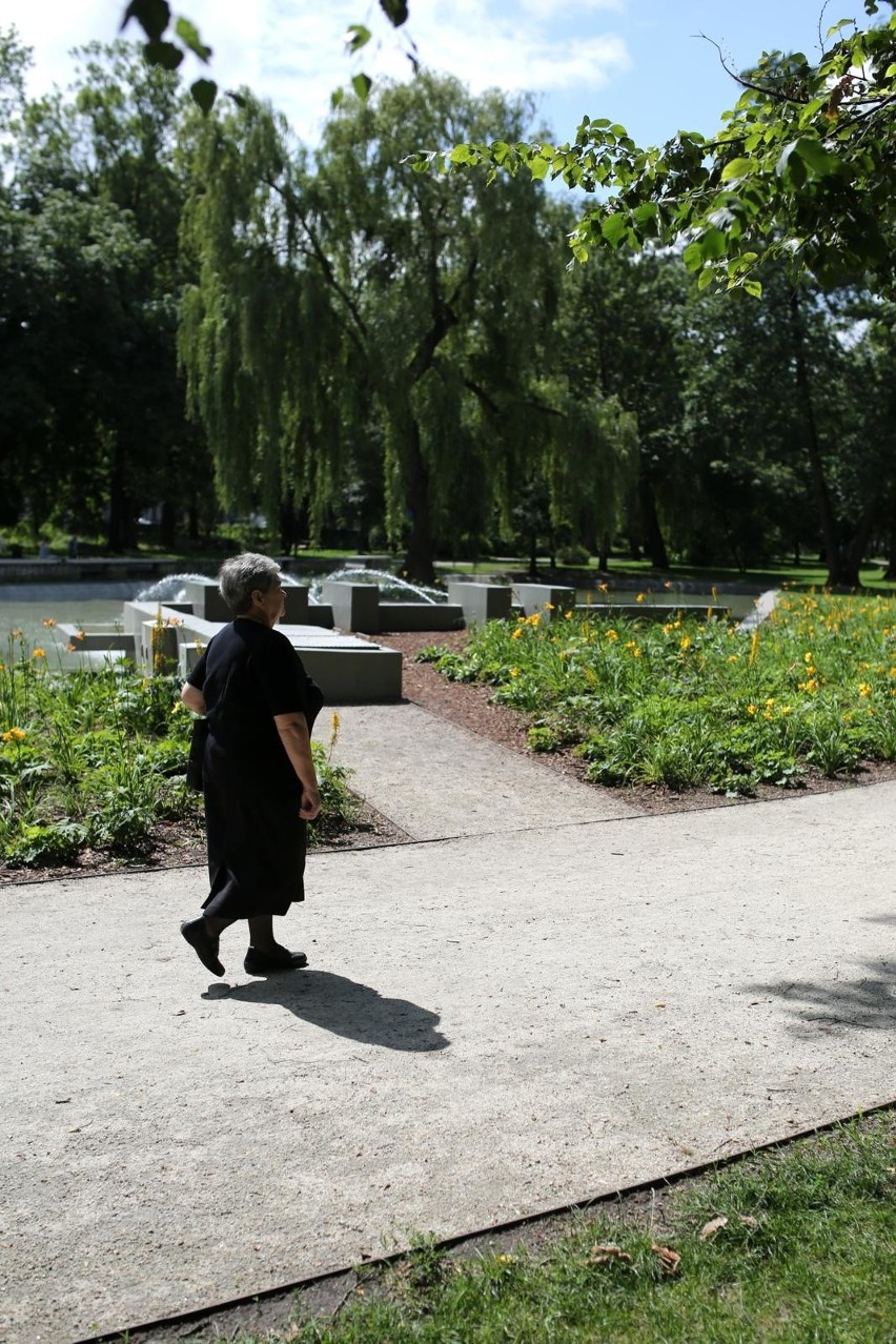 Park Krakowski: ławki nie włoskie z budżetu obywatelskiego, alejki pylą