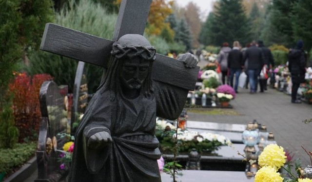 Kierowco, uważaj na zmiany w organizacji ruchu w rejonie wodzisławskich cmentarzy