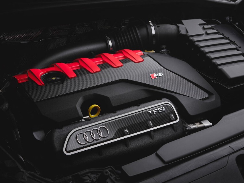 Audi RS Q3 dostępne jest z pięciocylindrowym silnikiem 2,5...