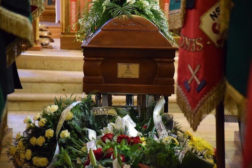 W Mszanie tłumy żegnały Piotra Królika. Górnik zginął w...