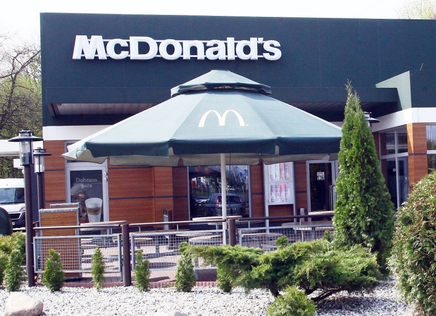 Przebadanych zostało 45 pracowników McDonald'sa. U trzech...