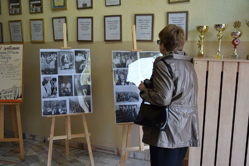 Szkolnych wspomnień czar... Absolwenci zjechali do sandomierskiej "marmolady"  