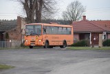 Kodeks drogowy 2022. Autobus szkolny - jakie ma prawa na drodze? 