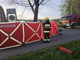 Śmiertelny wypadek w Ciechanowicach na Dolnym Śląsku. Kierowca uderzył w drzewo