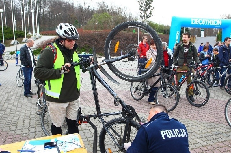 Znakowanie rowerów w Poznaniu: Setki poznaniaków na Malcie