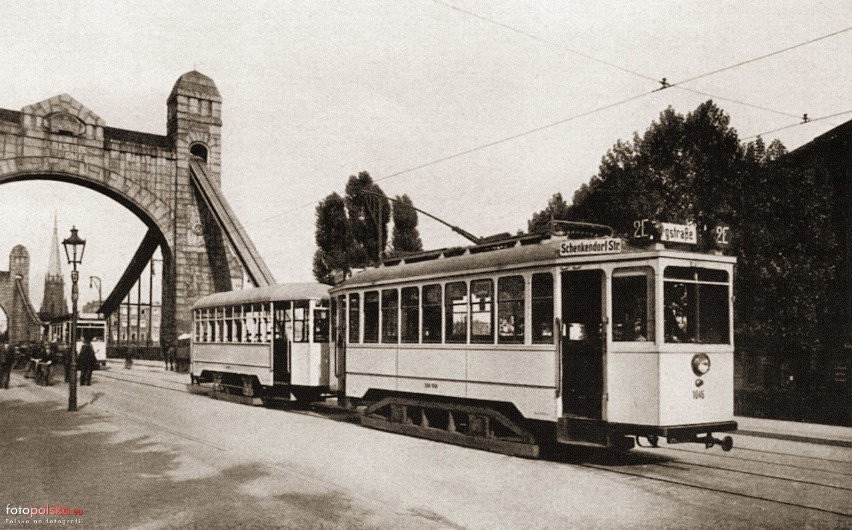 Lata 1929-1935. Tramwaj linii 2E zmierza w kierunku ul....