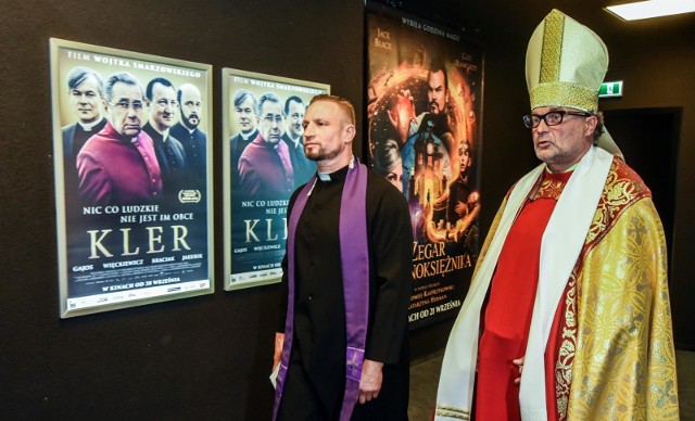 Film "Kler” budzi ogromne kontrowersje. W kilku kinach w Polsce nie będzie on wyślwietlany.