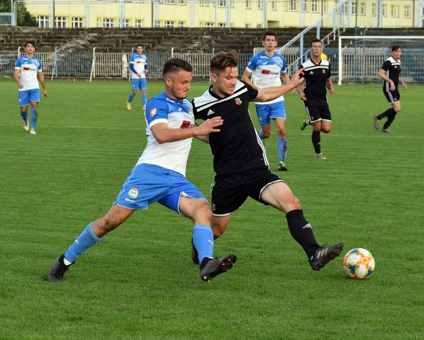 4 liga. Igloopol Dębica zagrał do końca i dogonił Piasta Tuczempy. Bramkarz z golem! [RELACJA, ZDJĘCIA]