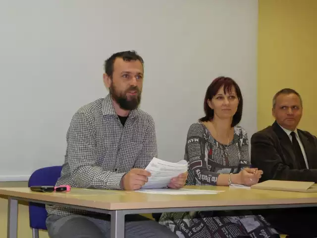 Od lewej Radosław Sawicki, Kornelia Żywicka i Mariusz Brunka na konferencji PChS