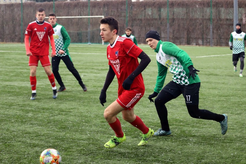 [WYNIKI] Sobota pełna sparingów w regionie radomskim. Centrum Radom pokonało Akcję Jastrzębia. Triumf Powiślanki (ZDJĘCIA) 