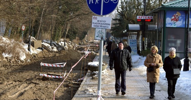 Mimo że w tej chwili nic na to nie wskazuje, ul. Rodziewiczówny już w czerwcu będzie reprezentacyjnym deptakiem. 