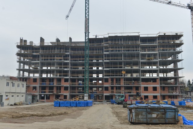 Wciąż przybywa nowych mieszkań w RadomiuNiemal połowa mieszkań w budowanym bloku przy Młynarskiej ma już nabywców.