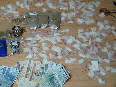 Narkotyki w Jastrzębiu-Zdroju. Diler miał ponad pół kg narkotyków! [ZDJĘCIA]