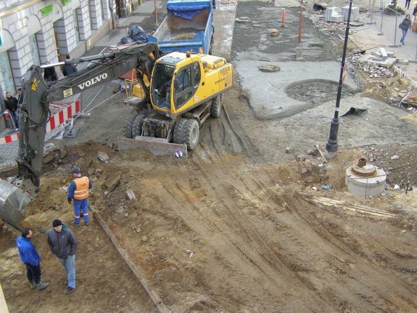 Feralny remont ul. Krakowskiej przeprowadzono w 2011 i 2012...