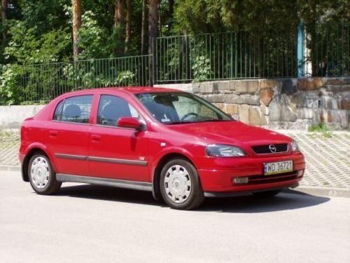 Opel Astra Classic II produkowany w fabryce w Gliwicach należy do weteranów w swojej klasie.