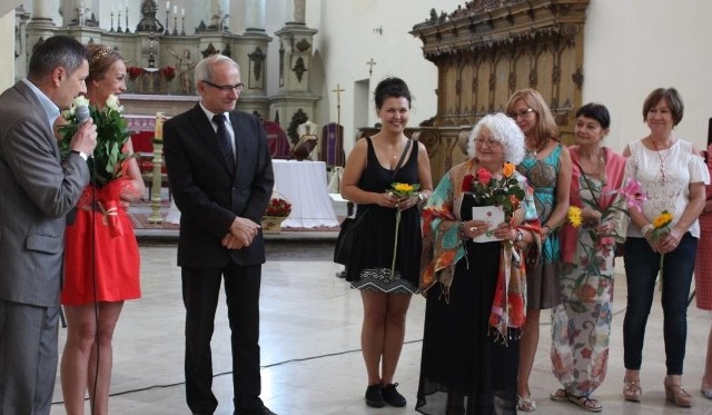 Niedawno otwarta została wystawa z VI Ogólnopolskiego Pleneru Malarskiego właśnie w kościele podominikańskim przy ul. Wodnej. - Nie widziałem tam niedoróbek - mówi burmistrz Mariusz Kędzierski.