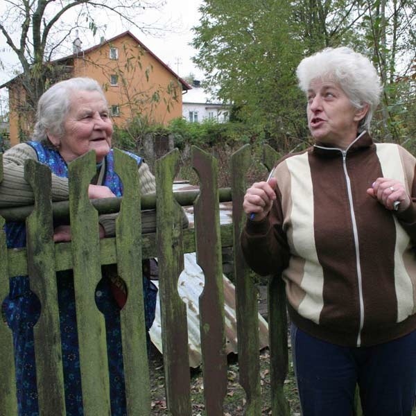 Syn słyszał te jęki, ale nie znalazł stworzenia, które mogło je wydawać - mówi pani Genowefa (po lewej). Na pewno nie była to sowa - stwierdza Maria Gilarska (po prawej).