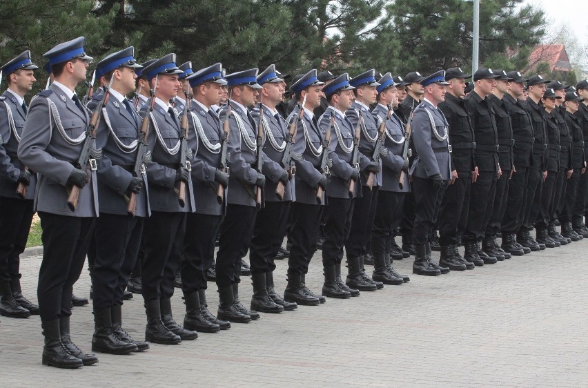Ślubowanie w Radomiu złożyło 51 policjantów.