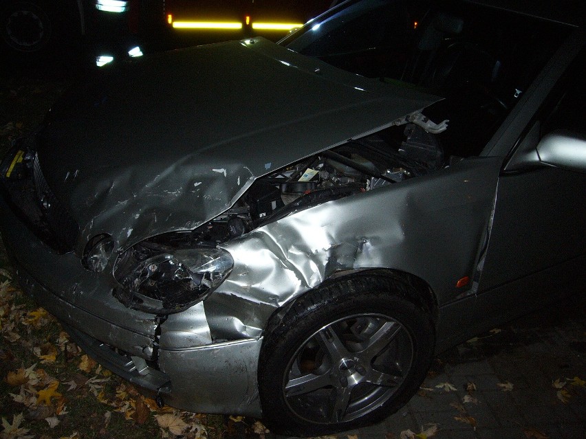 Żory: Lexus zderzył się z volkswagenem [ZDJĘCIA]